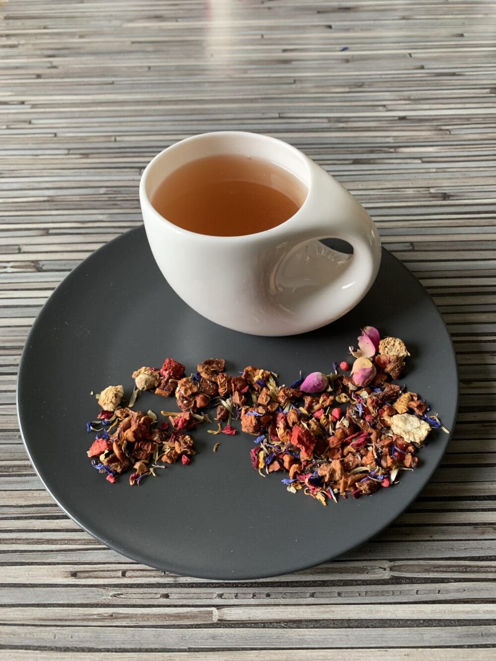 Früchteteemischung Blumengarten Erdbeer teesorte tees früchtetee