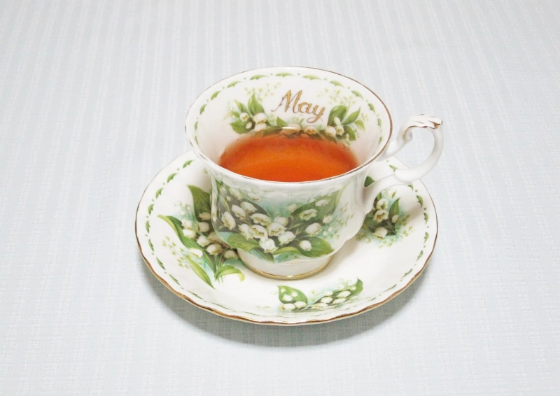 Darjeeling second flush Blatt Mischung eingeschenkt in einer Tasse.