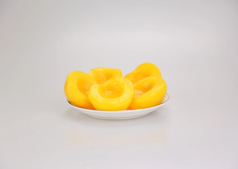 Gelber Tee Pfirsich, Pfirsichhälften.