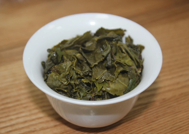 Japan Gyokuro Aoga aufgegossene Teeblätter.