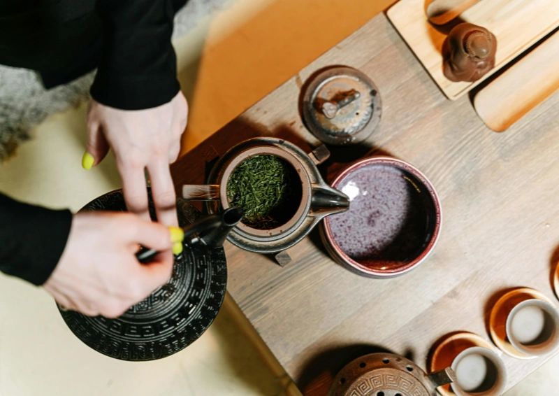 Japan Gyokuro Kimigayo wird zubereitet.