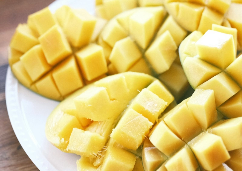 Früchtetee Ananas Pfirsich, mit fruchtigen Ananasstücken