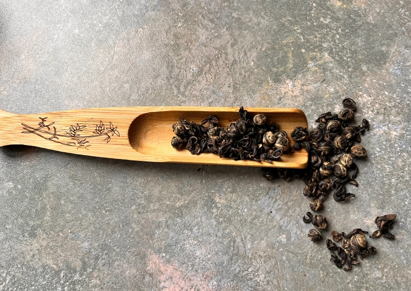 Oolong Black Pearls – gerollter Oolongtee aus Thailand im Teelexikon