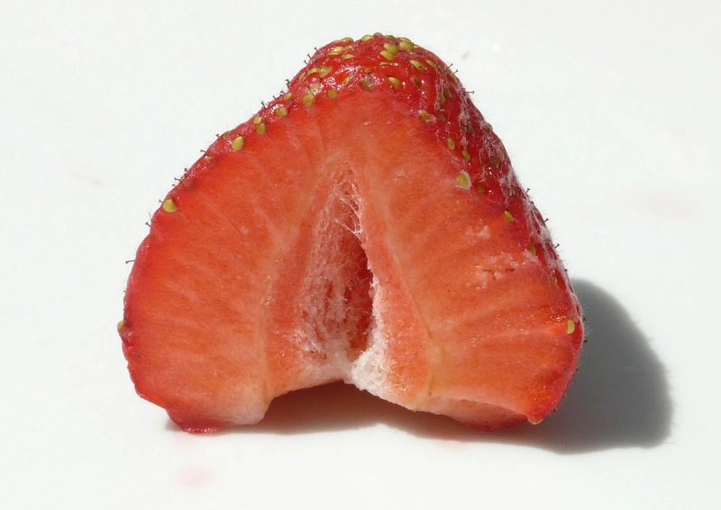 Frische, süße Erdbeeren im Schwarztee Erdbeer Pfeffer