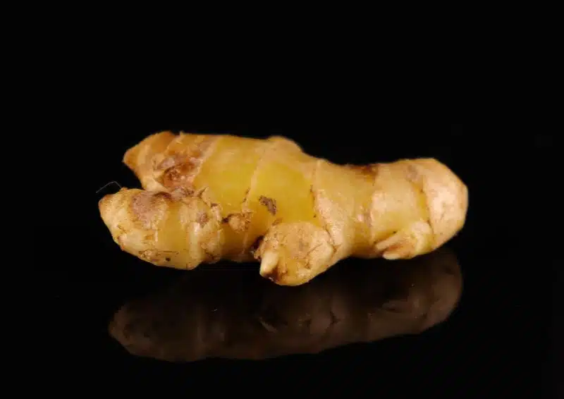 Frischer Ingwer im Früchtetee Apfel Ingwer Melange