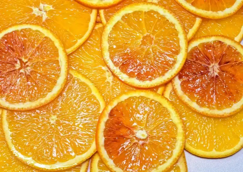 Frische Orangen sind im Früchtetee Wellness Orange Grapefruit