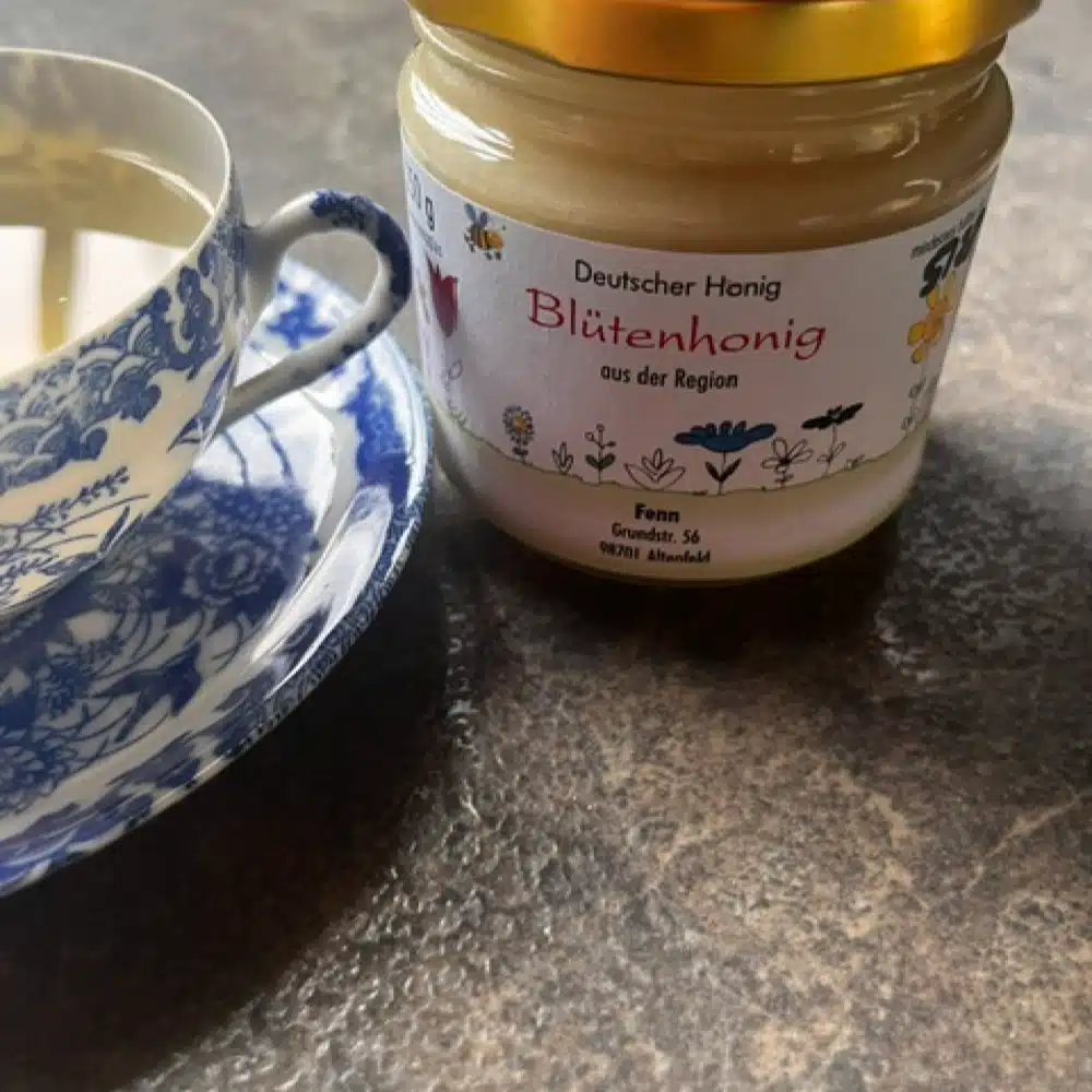 Bienenhonig zm Sßen von Tee im 250g Glas