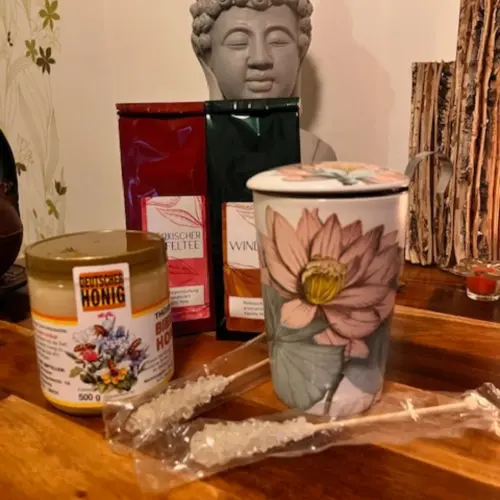 Tee Geschenkset mit Honig und Tees, Kandisstick und Tasse