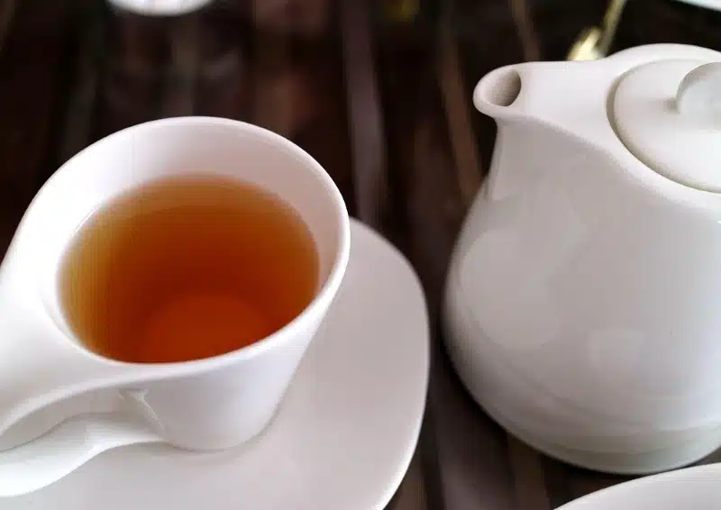 Oolong Everspring in einer weißen Teetasse