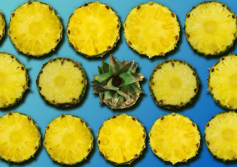 Frische Ananas gibt den Geschmack im Früchtetee Sonnen Da Capo